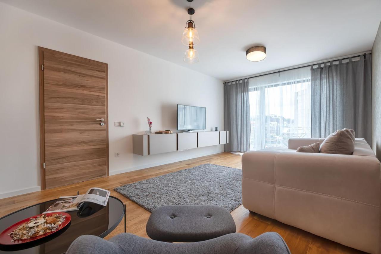 Apartamento Cosmopolit Booking Braşov Exterior foto